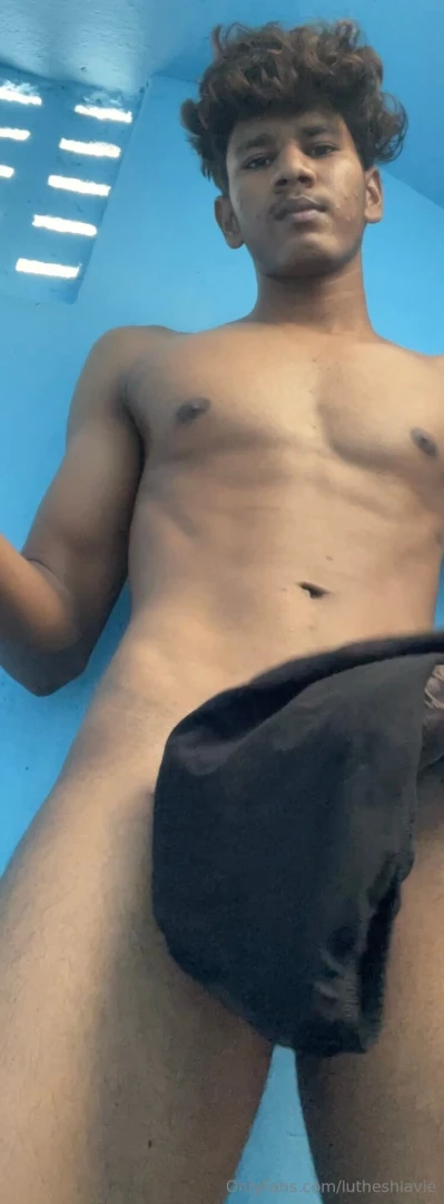 I put my jatti on top nbsp of my brother and shook it well cum out 