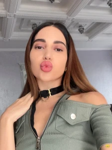 Sending little kisses to you today