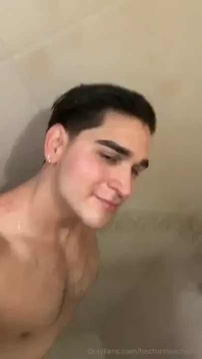 Late night shower picking 25 of you to get this full shower vid 