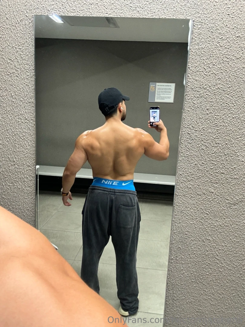 Bet i could blow your back out 