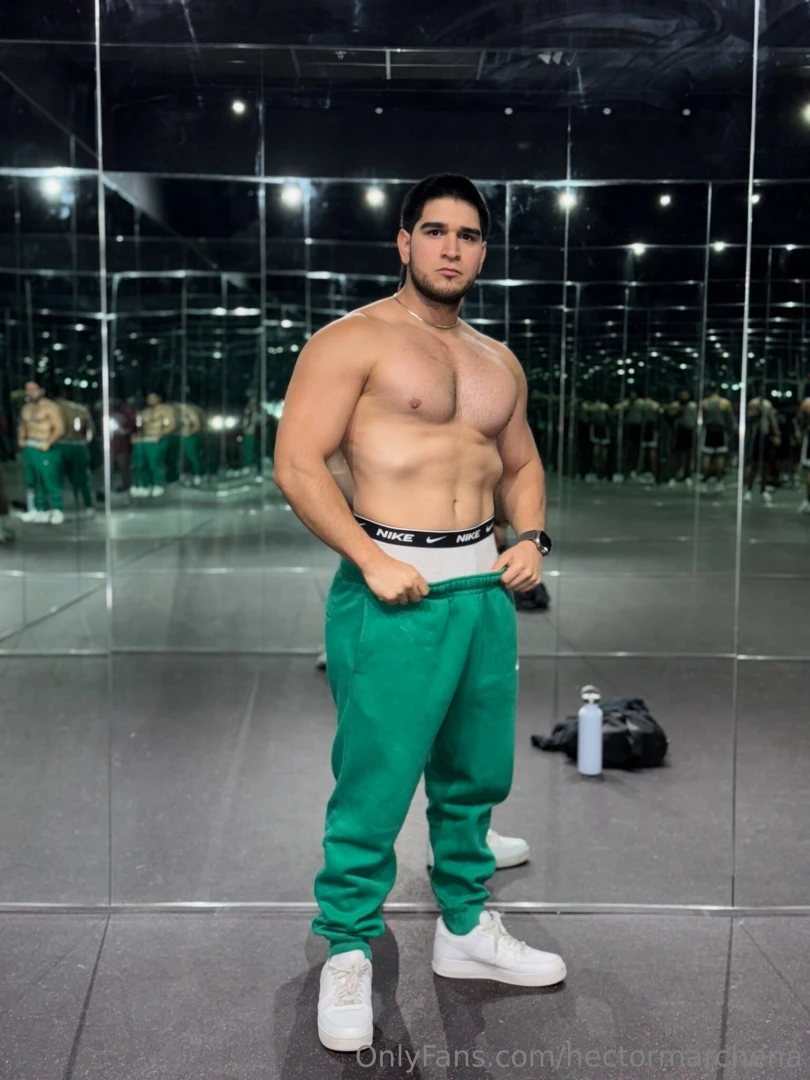 Pants off in your dms in 10 