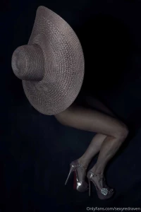 Who s wearing the legs the hat or the shoes