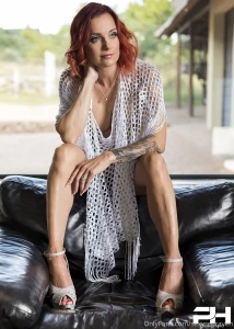 Lazy like a lounge lizard