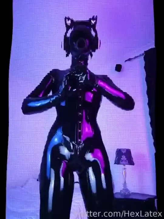 A little bit of warped latex asmr-ness with petrichorfane 
