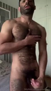 Jerking off in rio while a see a hot shirtless guy