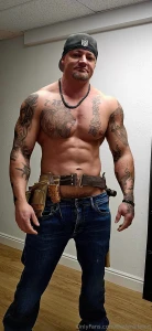 Did some one call the handy man pics on vip page for this shoot not pg