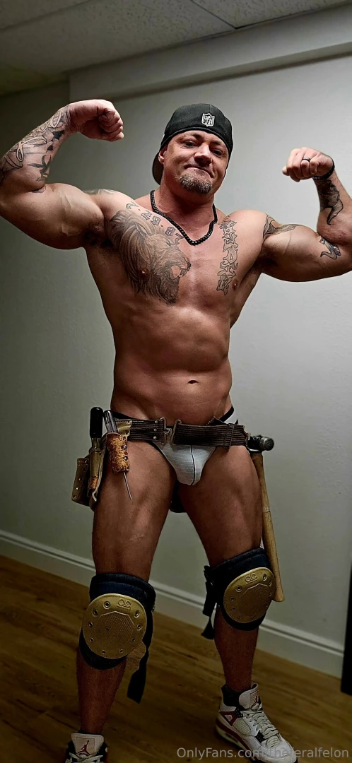 Who needs a handyman to cum clear out their pipes with a big 