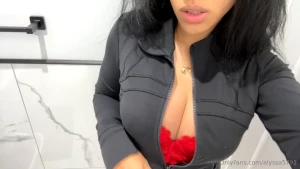 Who wants to see more uncensored