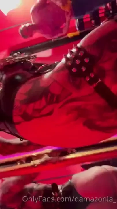 Come say hi to your mistress 