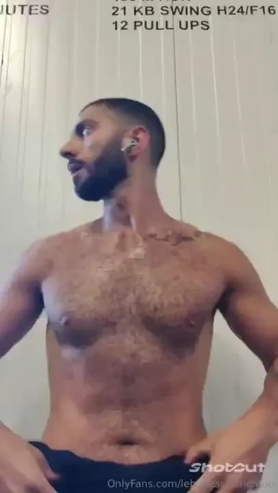 Just a bit of fun at the gym if you wanna see more skin click on the 