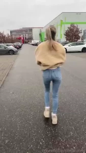 Just a normal married woman who loves sitting on other people s cocks