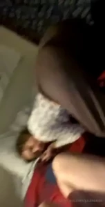 Like if u want to see more twerking videos butt naked