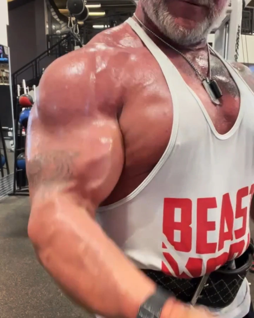 Gun show for you 