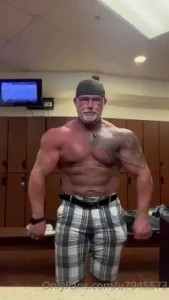 Flexing after workout look at the work put into this