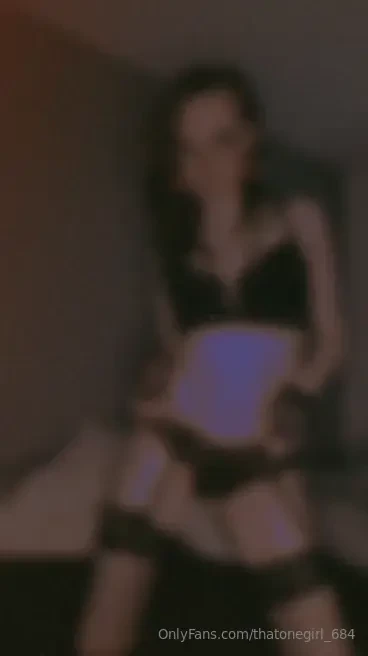 Kinky kiwisx pinned 30 minute realistic mmf first time anal video in 
