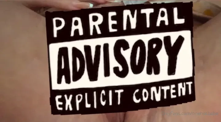 This pussy is extra wet i want you to watch me play with my oily pussy 