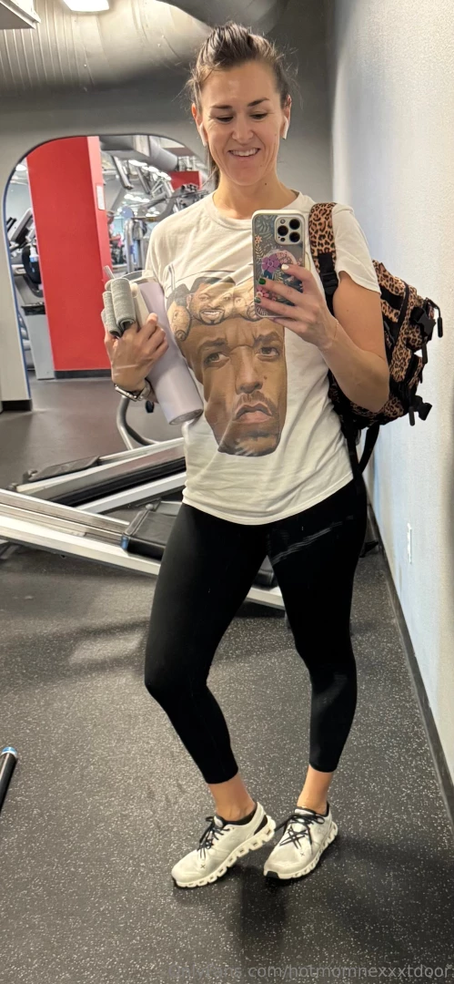 Saturday gym sesh turned into saturday shower sesh who wants to join part 1 