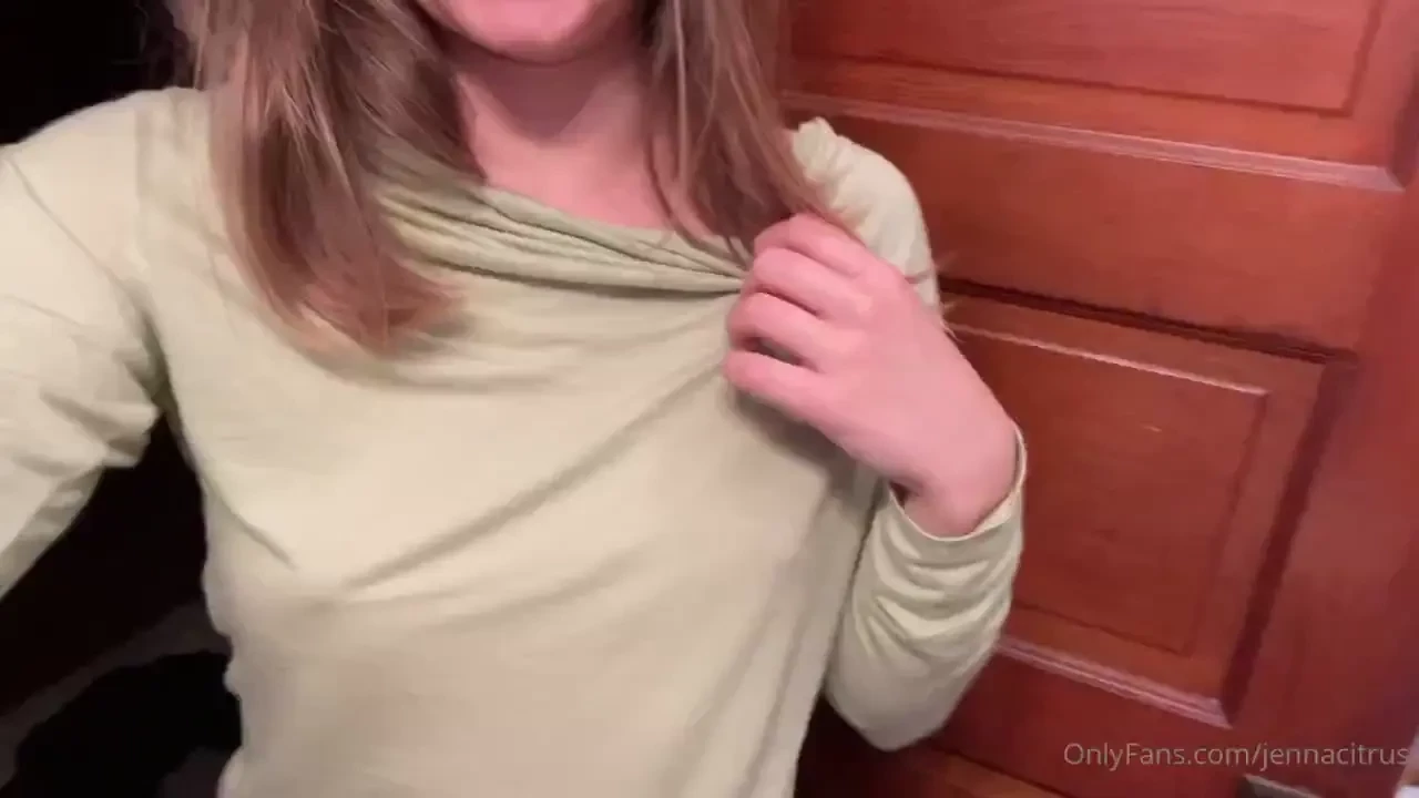 Tip 10 to unlock the full boobie bounce and watch my nipples get hard 