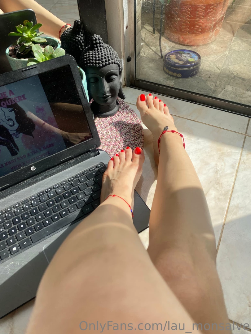 Send me a foot emoji to dm and i ll give you 50 off foot masturbation part 1 