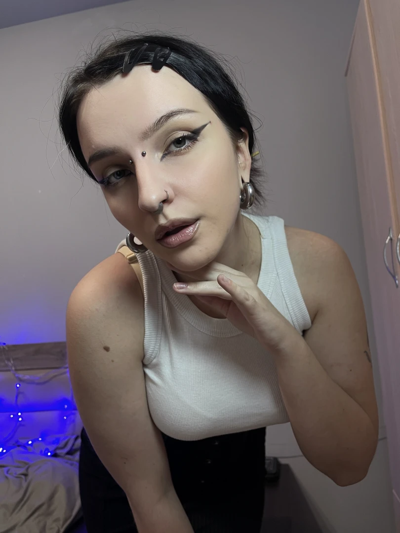 Little bit too close feeling nervous 