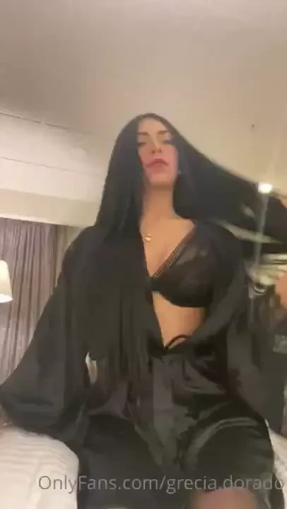 Hoy estaba muy aburrida solita entonces decid tocarme muy rico hasta part 2 