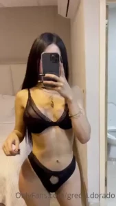 Ahora tuve que tocarme solita espero les guste ver como me vengo