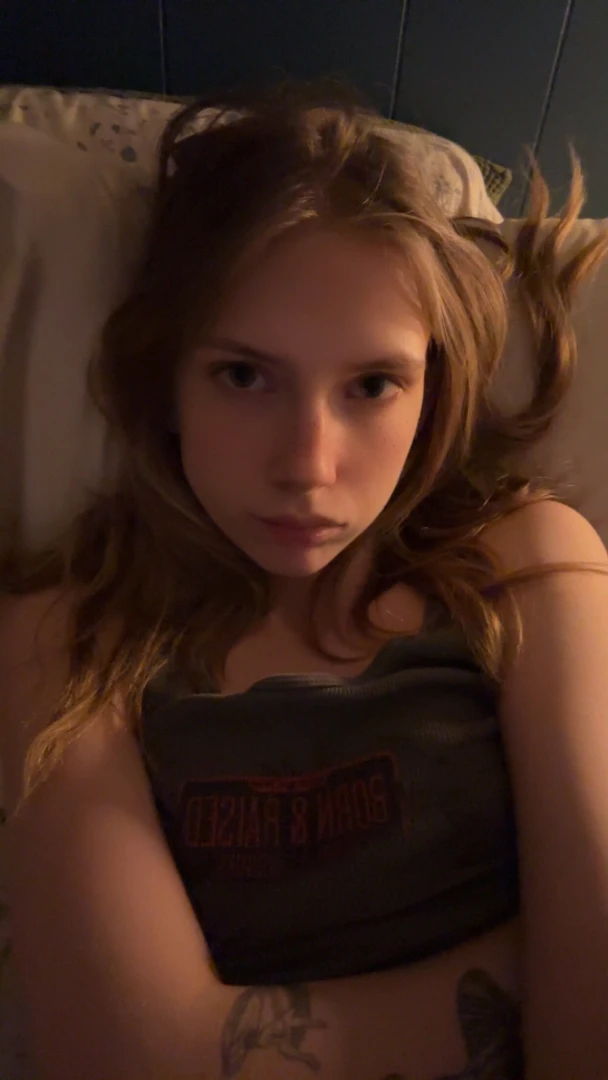 Should be snoozin but id rather talk to youu 