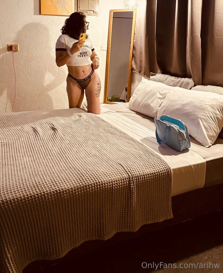 El esposo bien parado detr s de c mara esperando que les termine de part 1 