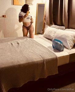 El esposo bien parado detr s de c mara esperando que les termine de part 1