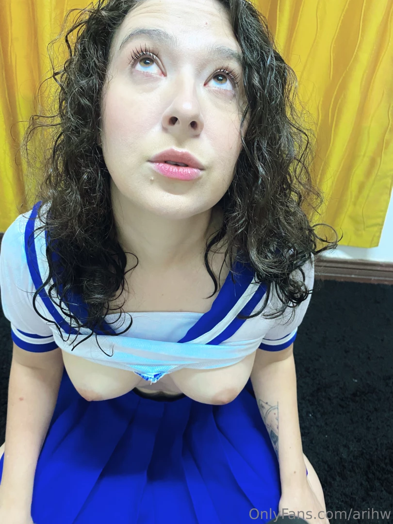 Decidido el profe se acerca a su pupitre la jala del cabello y la tira part 3 