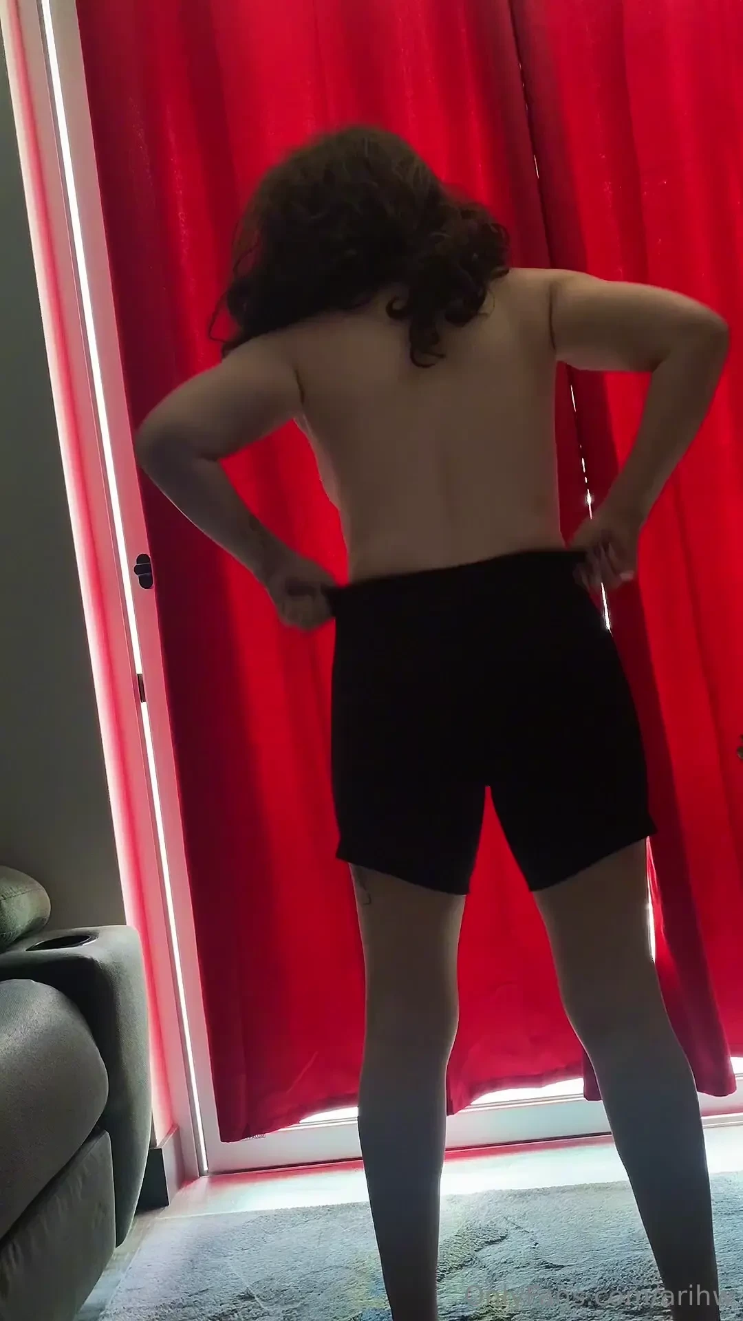 Nos alistamos juntos para el gym siempre he querido hacer una buena 