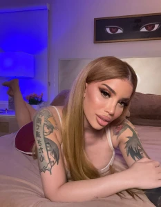 Late night selfie come to bed and suck mommy s cock