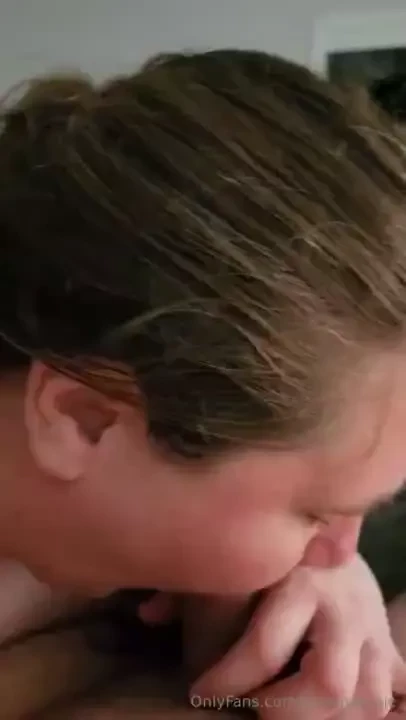 Ambiebambie lovessuckingagooddick 