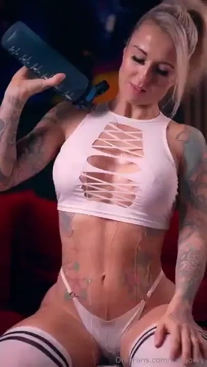 You want to see how i play with my boobies play boobslover wetcontest 