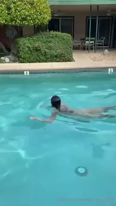 Someone send me back to palm springs i want to swim naked again 