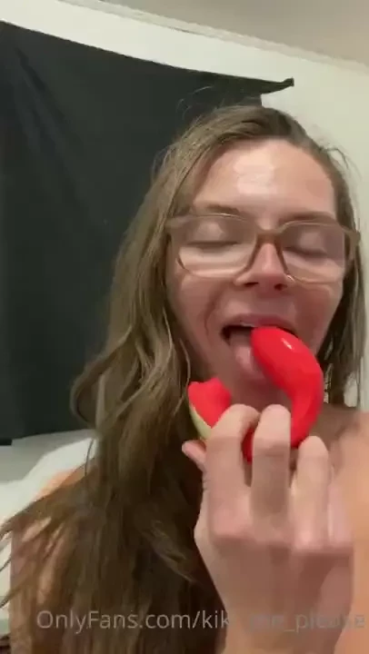 Remember my favorite toy welllllll i recorded myself masturbating up 