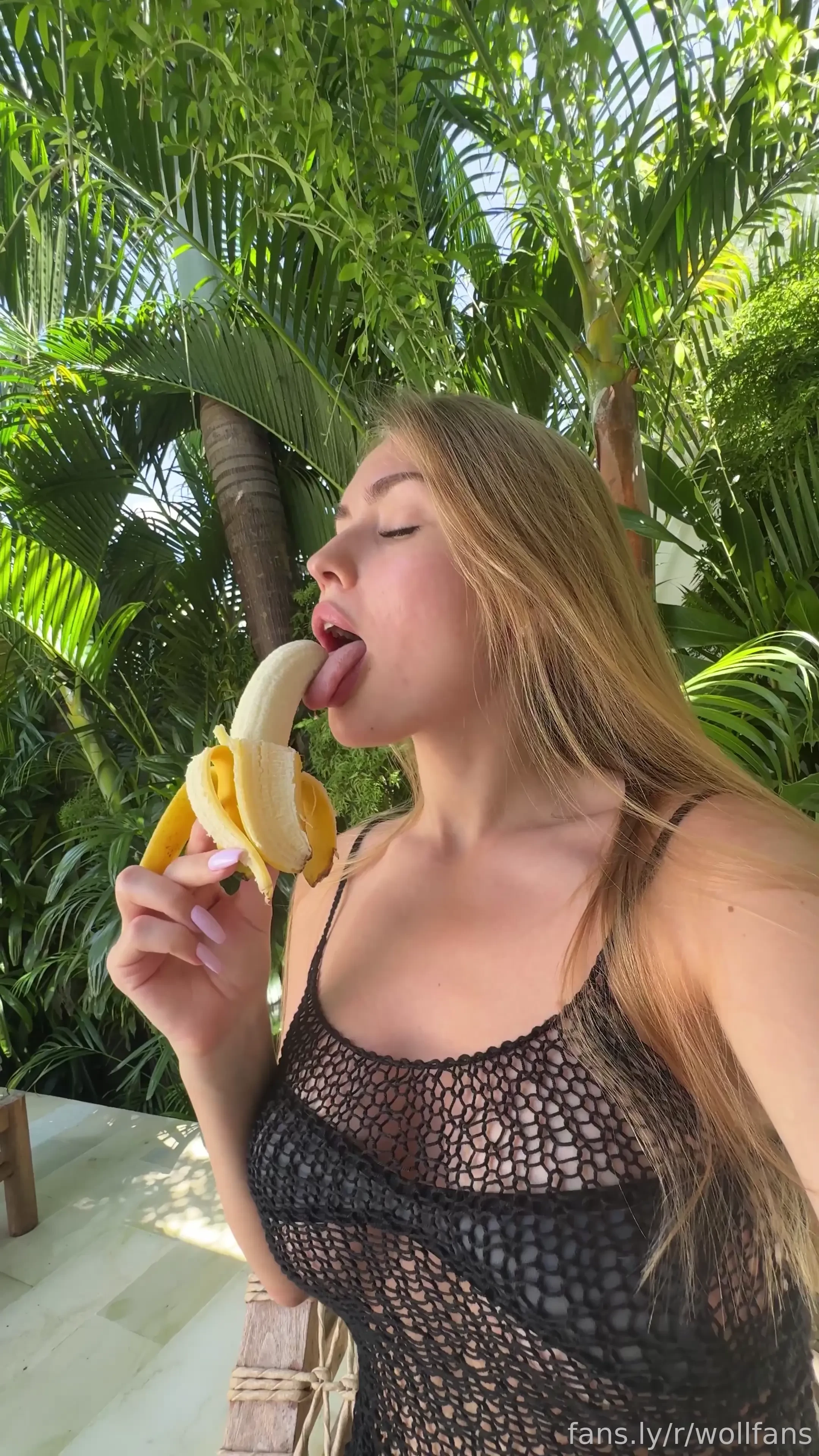 I wanted to eat a banana but i ended up just sucking it off blowjob 