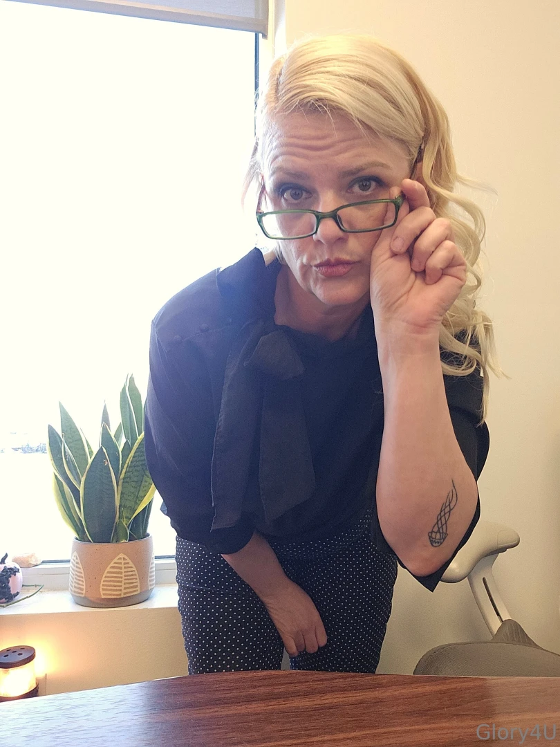 Well hello i hope you ll be a good boy and join me on my solo live part 1 