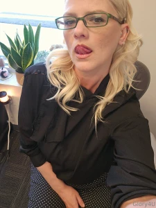 Well hello i hope you ll be a good boy and join me on my solo live part 3