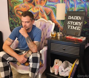 You should join me for naughty story time with this daddi if you enjoy