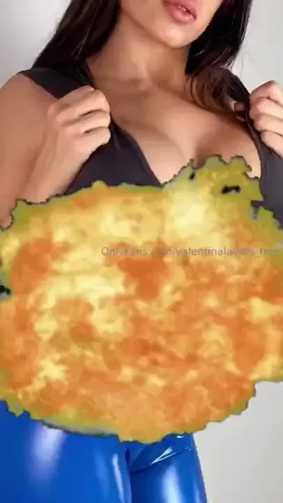 Look the full gallery in my blue legging and my tight shirt 