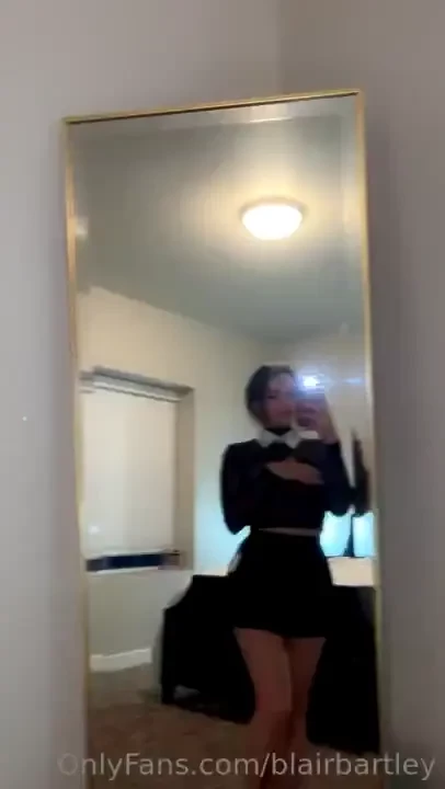 Sneak peek to my photo shoot this weekend guess who 