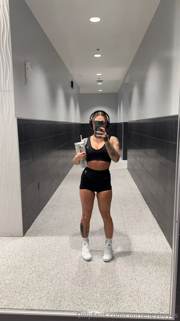 Mirror selfies count as progress pics right 