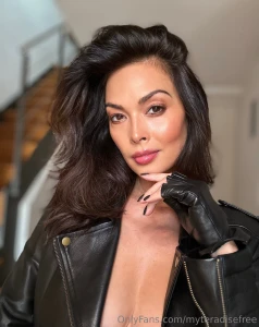 How s the make up looking