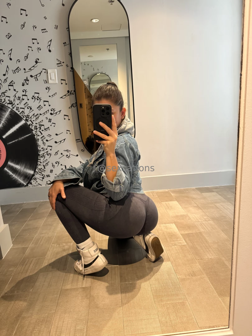 On hump day i love to wear leggings 