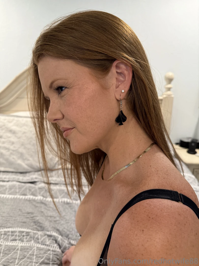 My queen of spades earrings turn me on when i wear them in public 