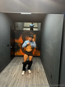 Mirror pics for the win gt gt gt gt