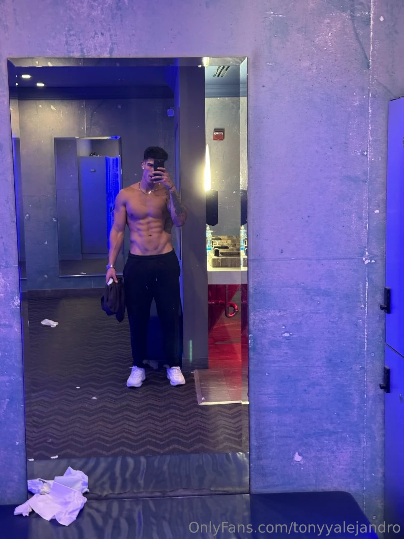 What s your favorite gym outfit 