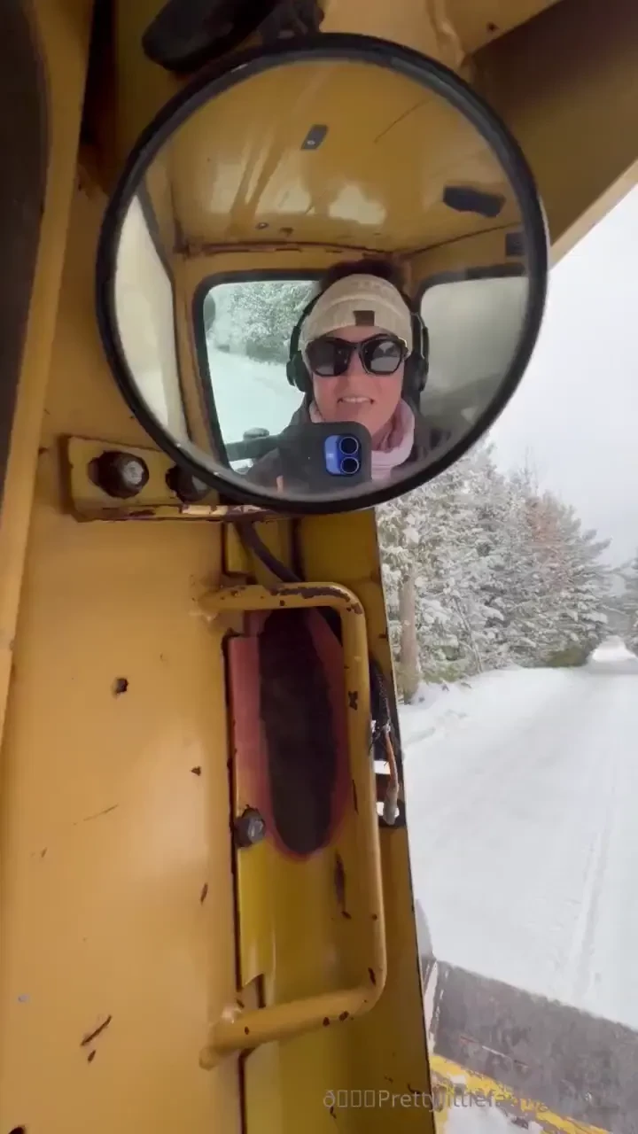 Out plowing this morning in plowing my pussy for lunch farmgirl life 