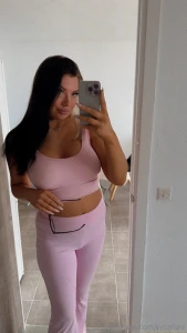 Like 100 pics to get a free pic babe write done in chat when finished